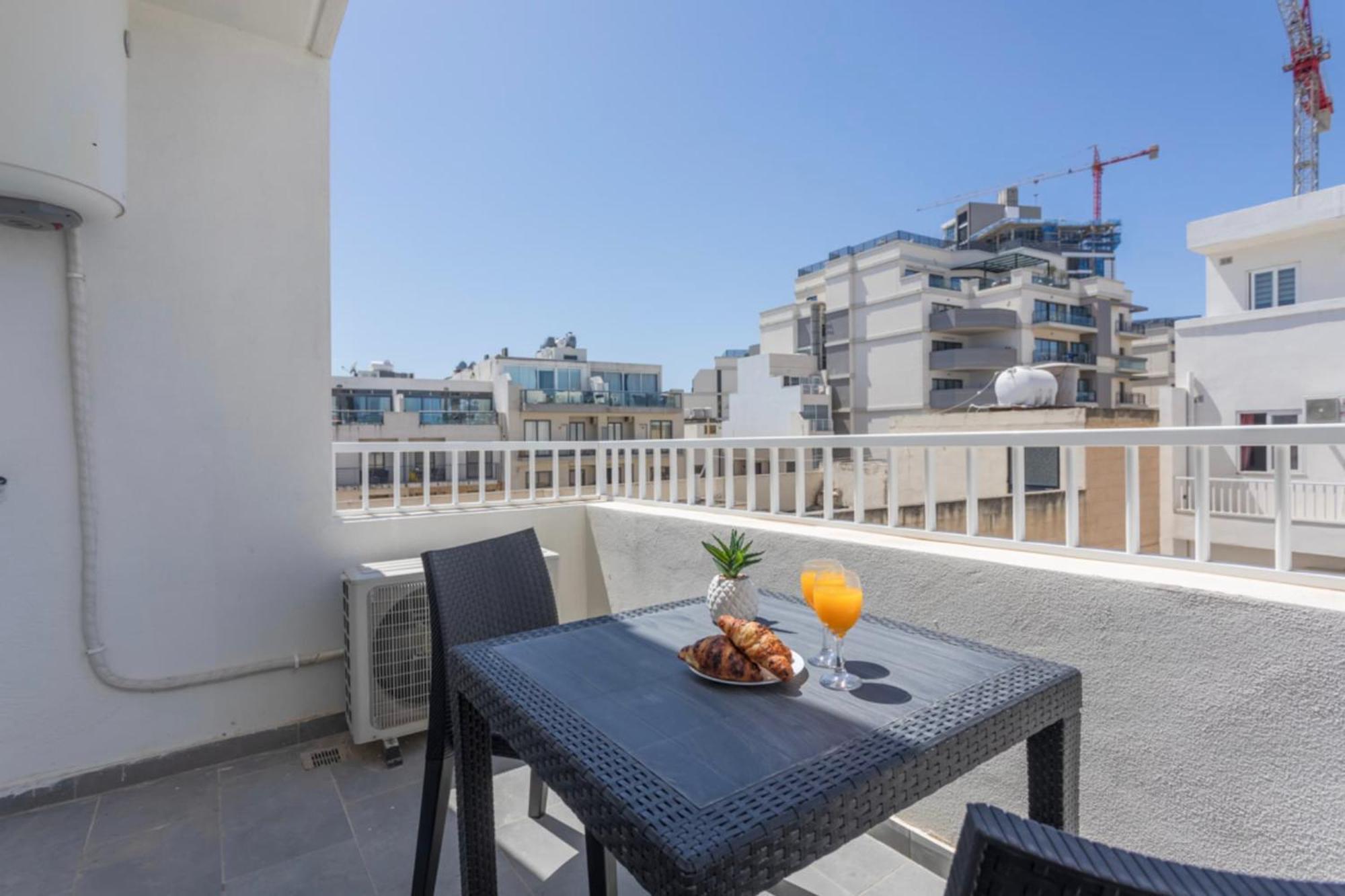Saint Julian - Lovely Apartment With Terrace - Cityapartmentstay Saint Julian's Exterior foto